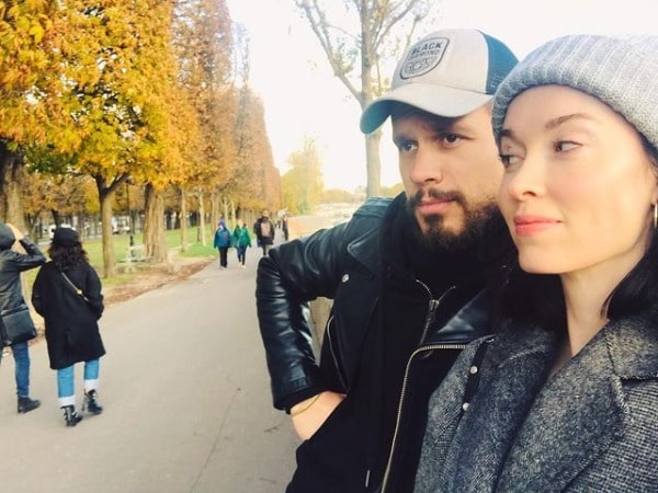 Elyse Levesque with her boyfriend by wearing black jacket.